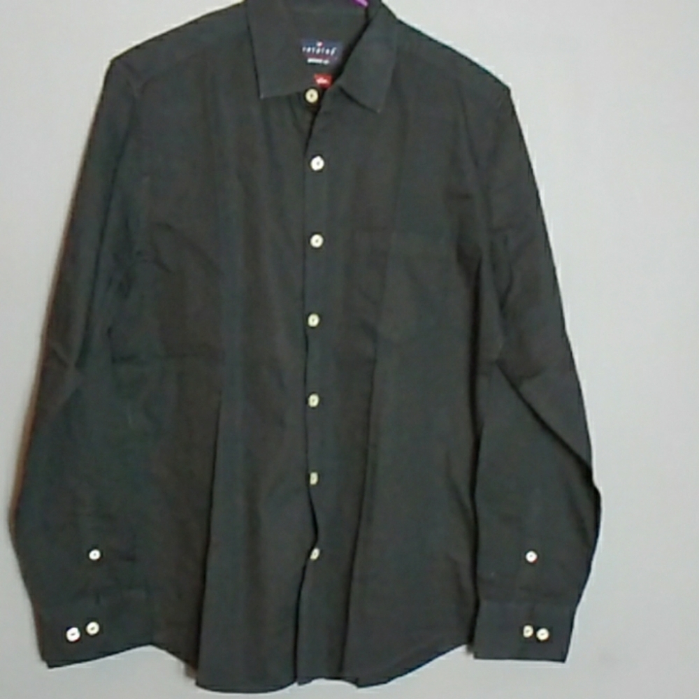 NWOT Black Long-Sleeve SlimFit Button-Up Shirt